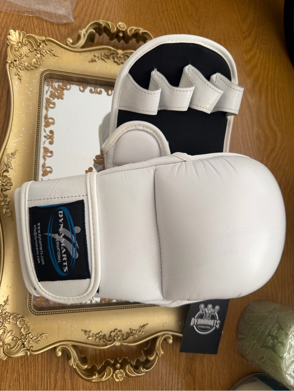 Dynamarts White Boxing Focus Mitts Sz L